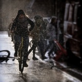 Fietser in winter Groningen